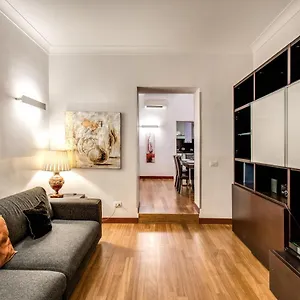 Bernini Near The Trevi Fountain - 4 Bedroom Appartamento